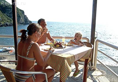 Ermones Beach Resort 19